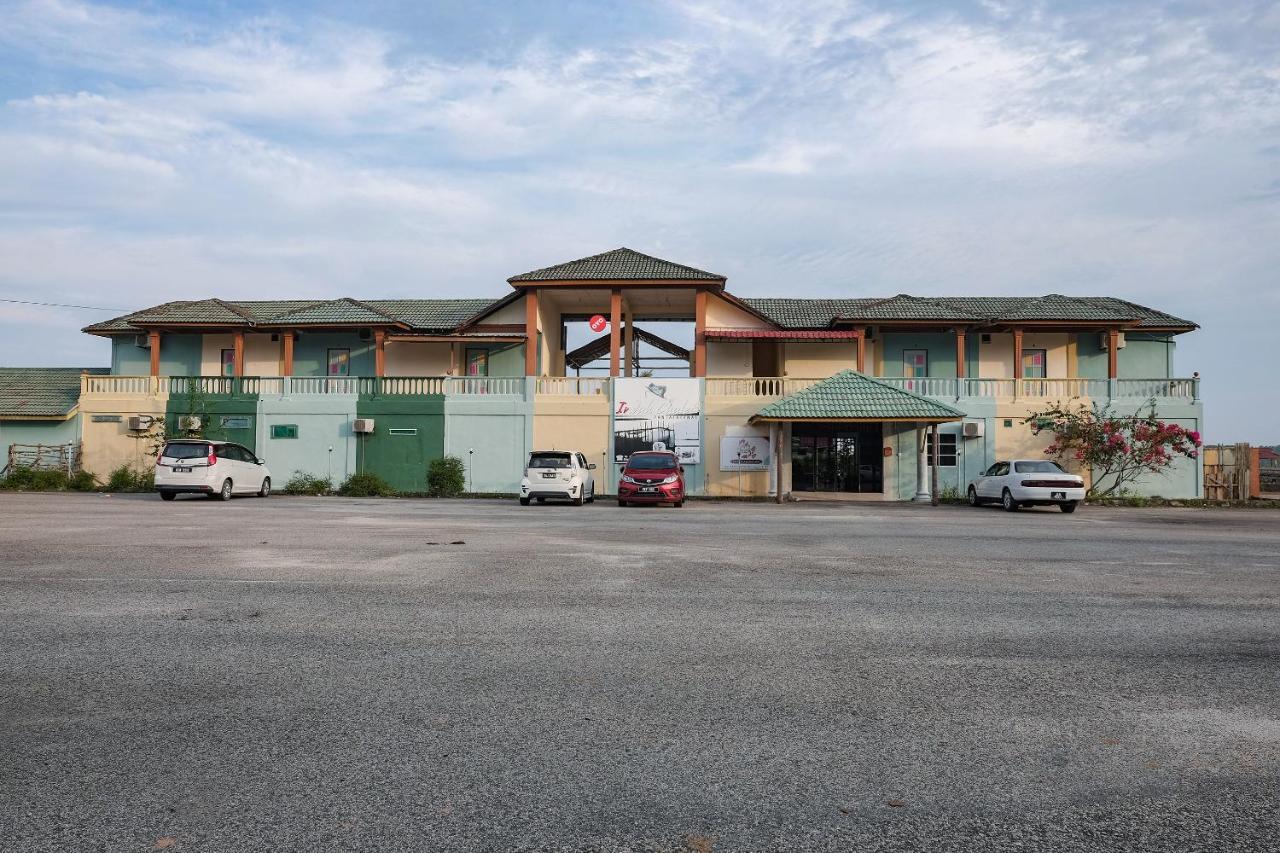 Oyo 90015 Indah Chalet كوالا رومبين المظهر الخارجي الصورة